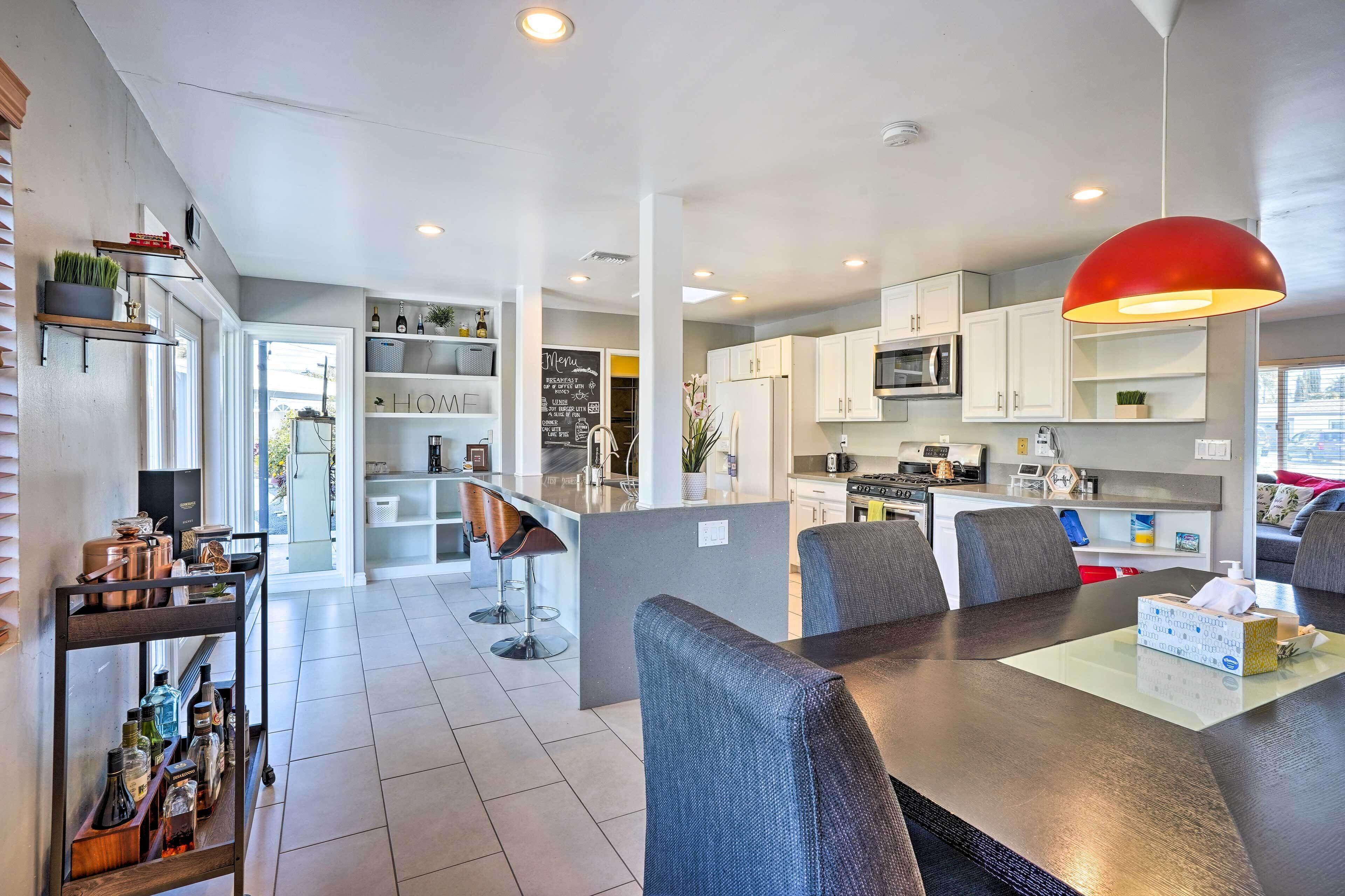 Sunny Santa Ana Rental Home Near Disneyland!