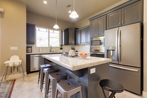 شقة (3 Bedrooms) | المنشأة من الداخل