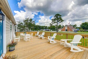House (4 Bedrooms) | Interior - 'the Willowberry House' With Deck & Grill! (Harkers Island)