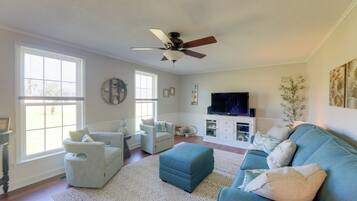 House (4 Bedrooms) | Interior