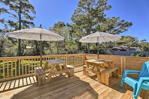 House (4 Bedrooms) | Interior - 'the Willowberry House' With Deck & Grill! (Harkers Island)
