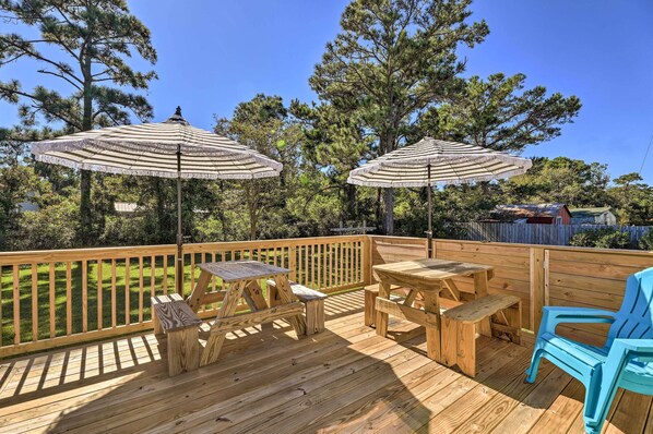 House (4 Bedrooms) | Interior - 'the Willowberry House' With Deck & Grill! (Harkers Island)