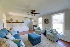 House (4 Bedrooms) | Interior - 'the Willowberry House' With Deck & Grill! (Harkers Island)