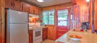 Walk to River! 'it's A Wonderful Life' Cottage