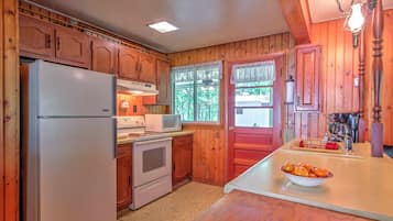 Cottage (2 Bedrooms) | Interior