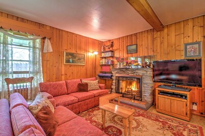 Walk to River! 'it's A Wonderful Life' Cottage