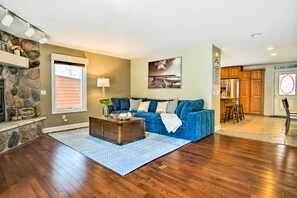 House (5 Bedrooms) | Interior