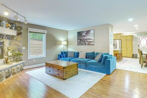 House (5 Bedrooms) | Interior - Steps to Lake Michigan & Silver Lake Channel (Mears)