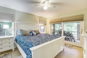 House (5 Bedrooms) | Interior - Steps to Lake Michigan & Silver Lake Channel (Mears)