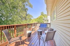 House (4 Bedrooms) | Interior - Waterbury Home: Playground & Porch Swing (Waterbury)