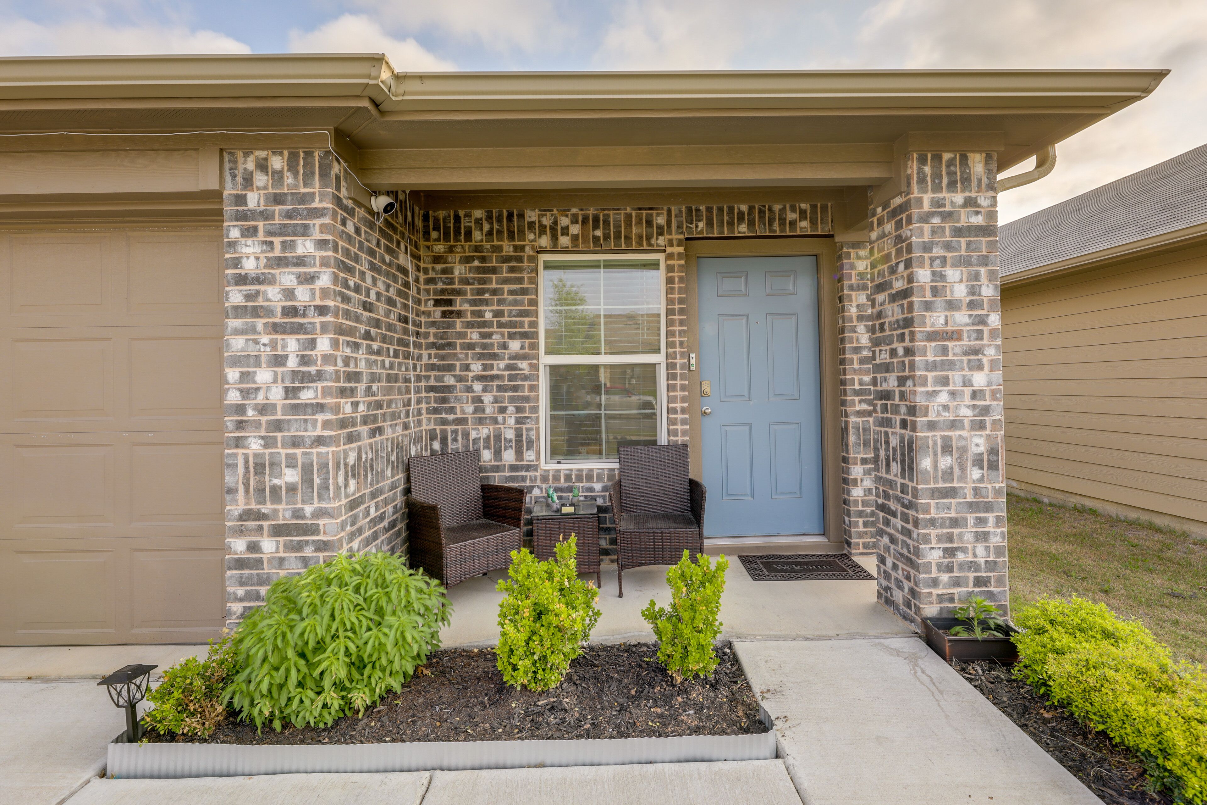 Quiet Home w/ Fenced Yard - 16 Mi to UT Austin!