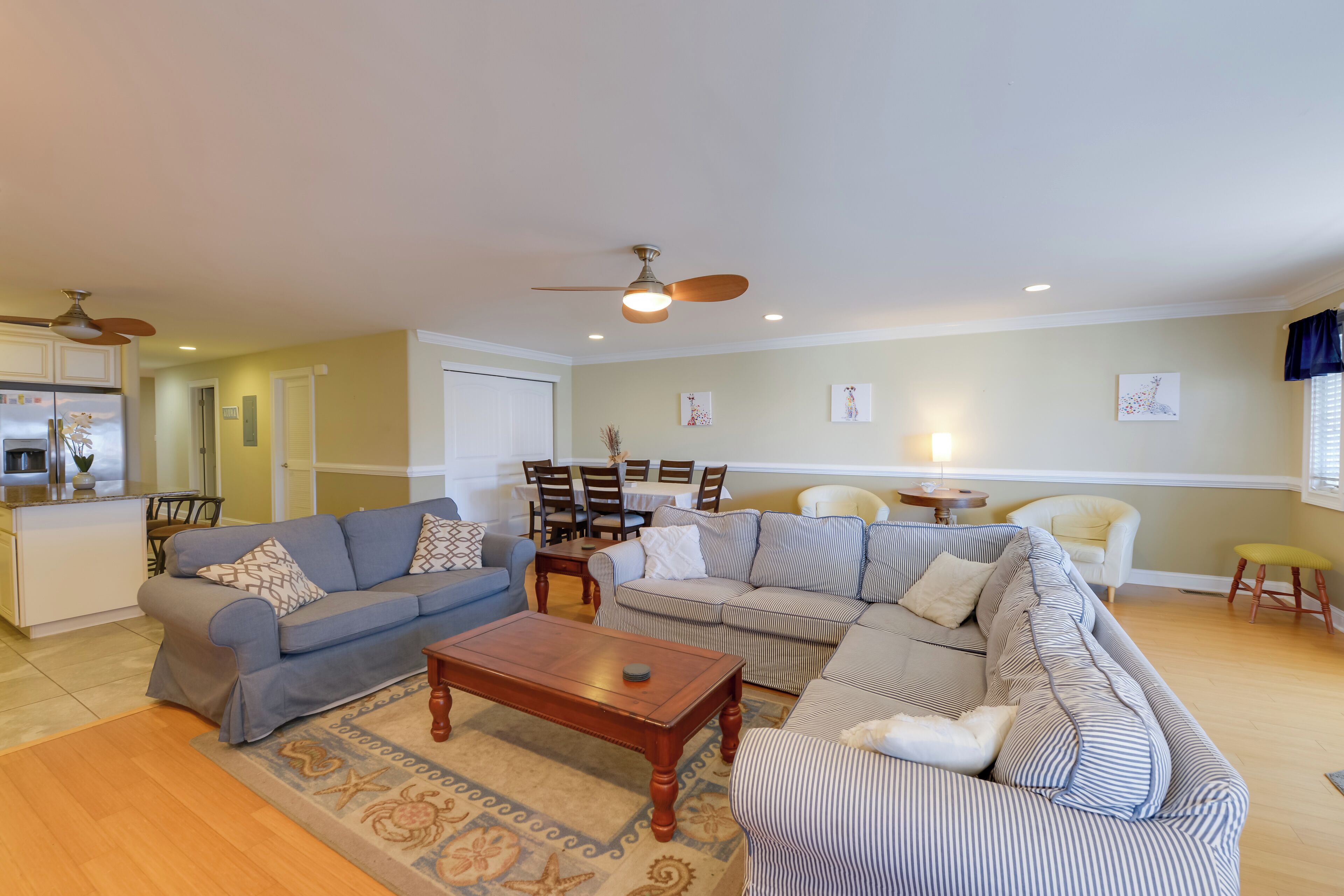 شقة (4 Bedrooms) | واجهة المنشأة