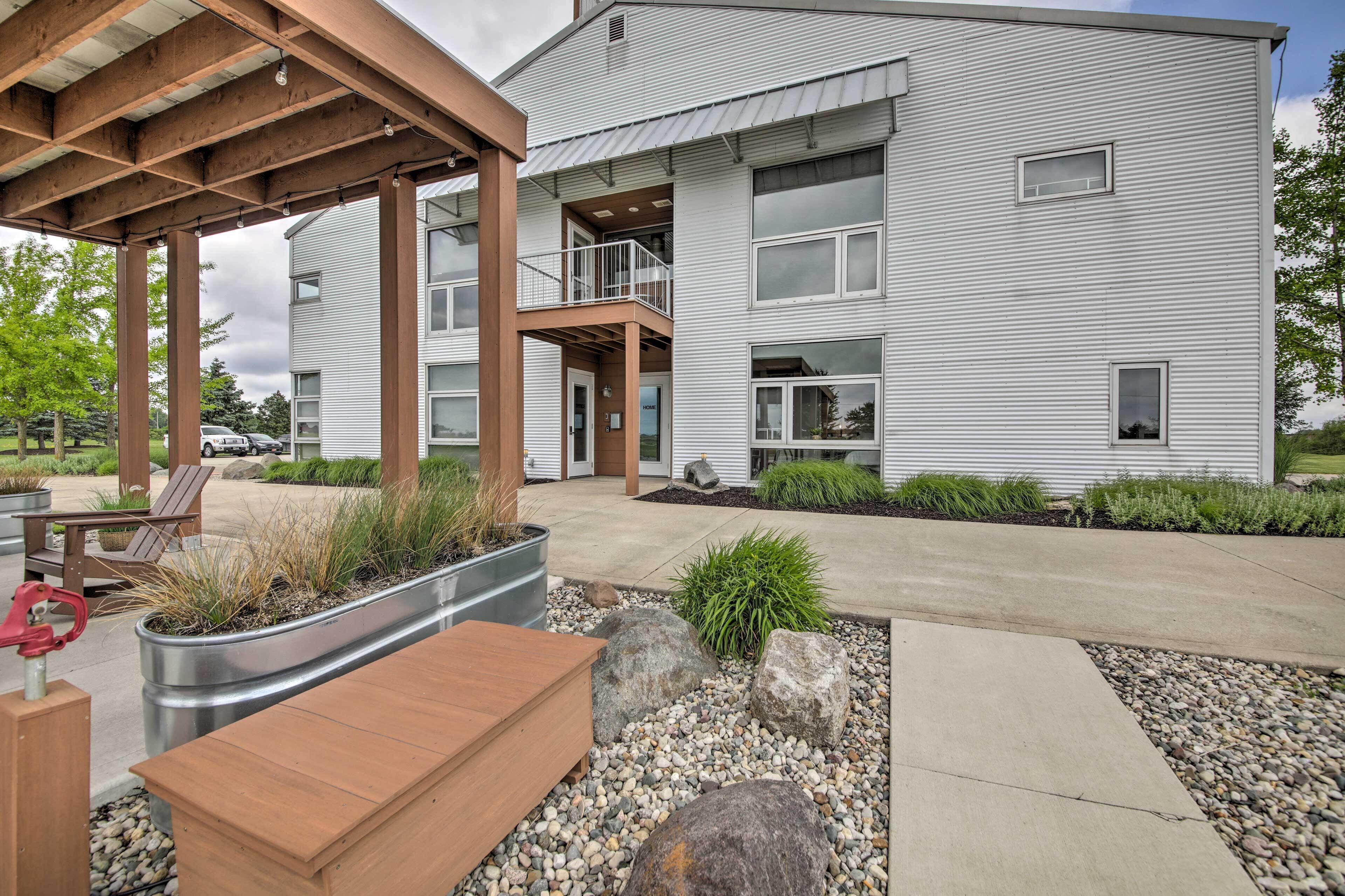 Trendy New Haven Studio: 10 Mi to Fort Wayne!