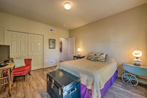 Apartment (3 Bedrooms) | 3 bedrooms, iron/ironing board, bed sheets
