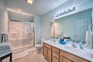 Apartment (3 Bedrooms) | Bathroom