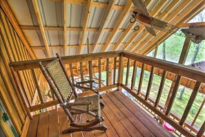 Property grounds - Wellington Cabin Escape w/ Wraparound Deck! (Wellington)