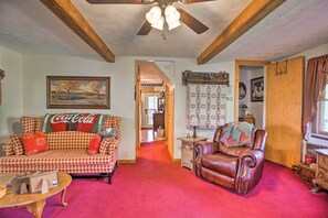 Fernseher, Kamin, Bücher