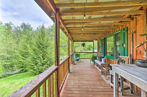 Wellington Cabin Escape w/ Wraparound Deck!