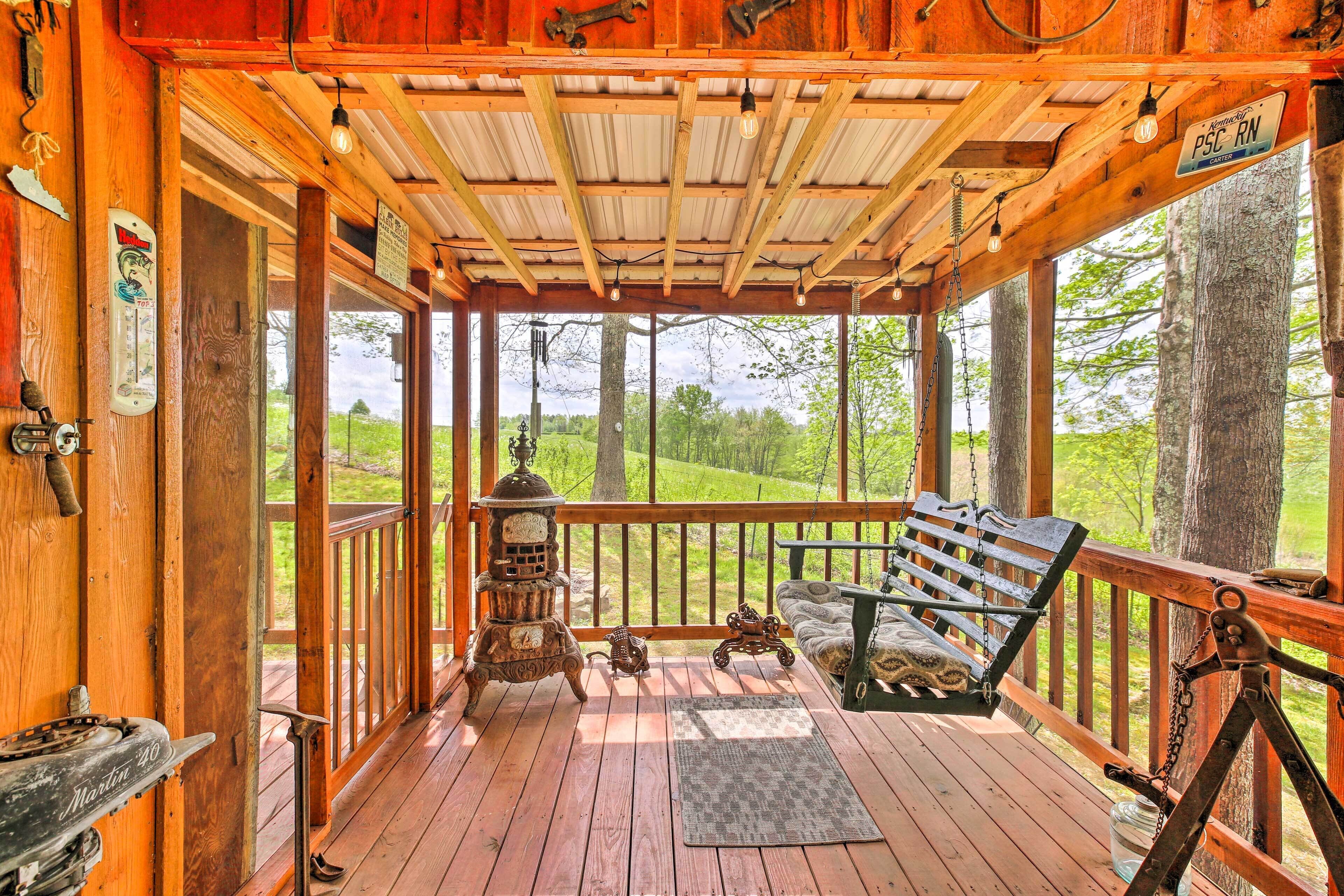 Wellington Cabin Escape w/ Wraparound Deck!