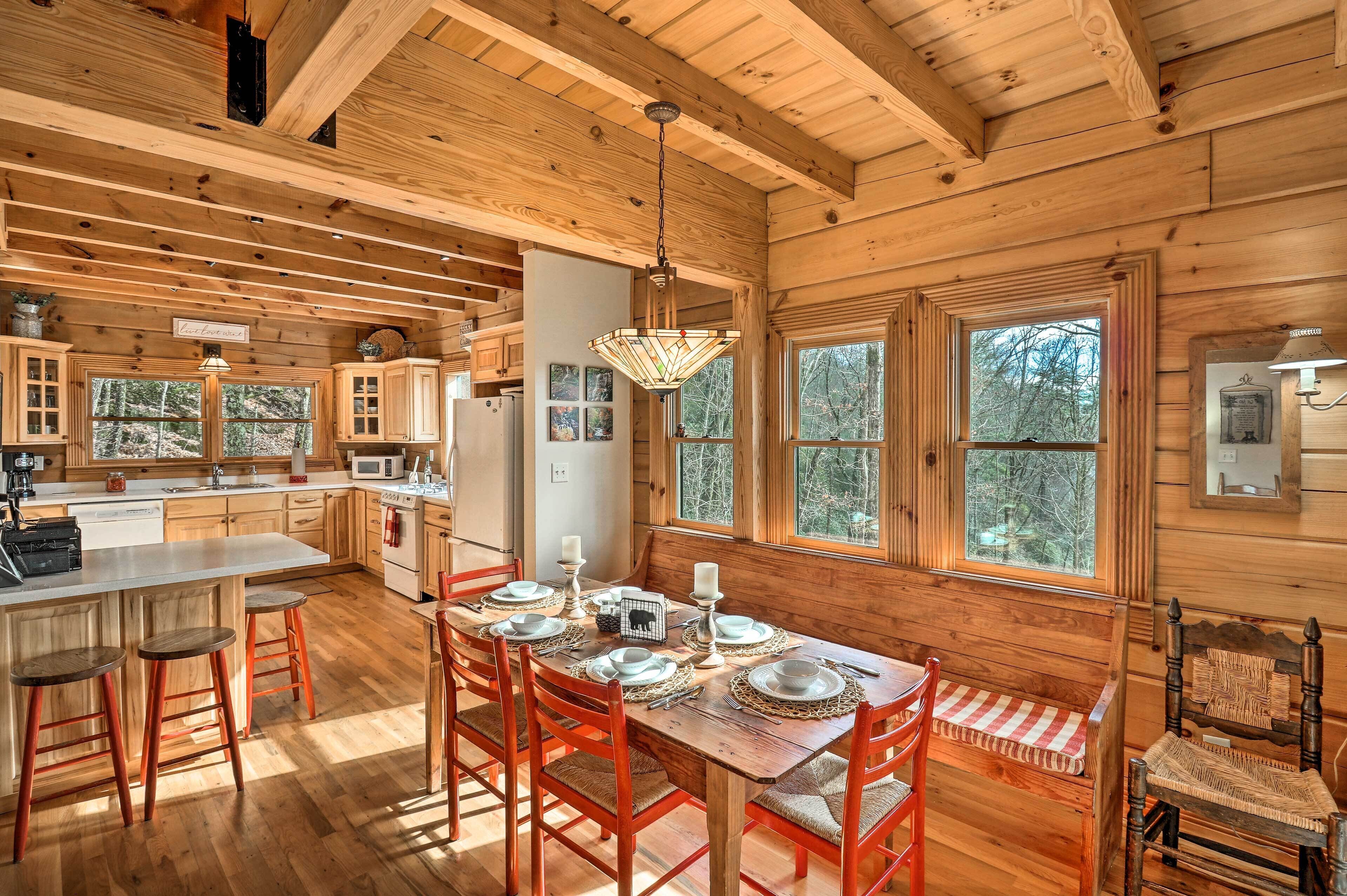 House (4 Bedrooms) | Interior