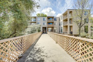 Exterior - Tranquil Walnut Creek Condo w/ Community Amenities (Walnut Creek)