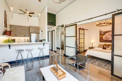 Tranquil Walnut Creek Condo w/ Community Amenities