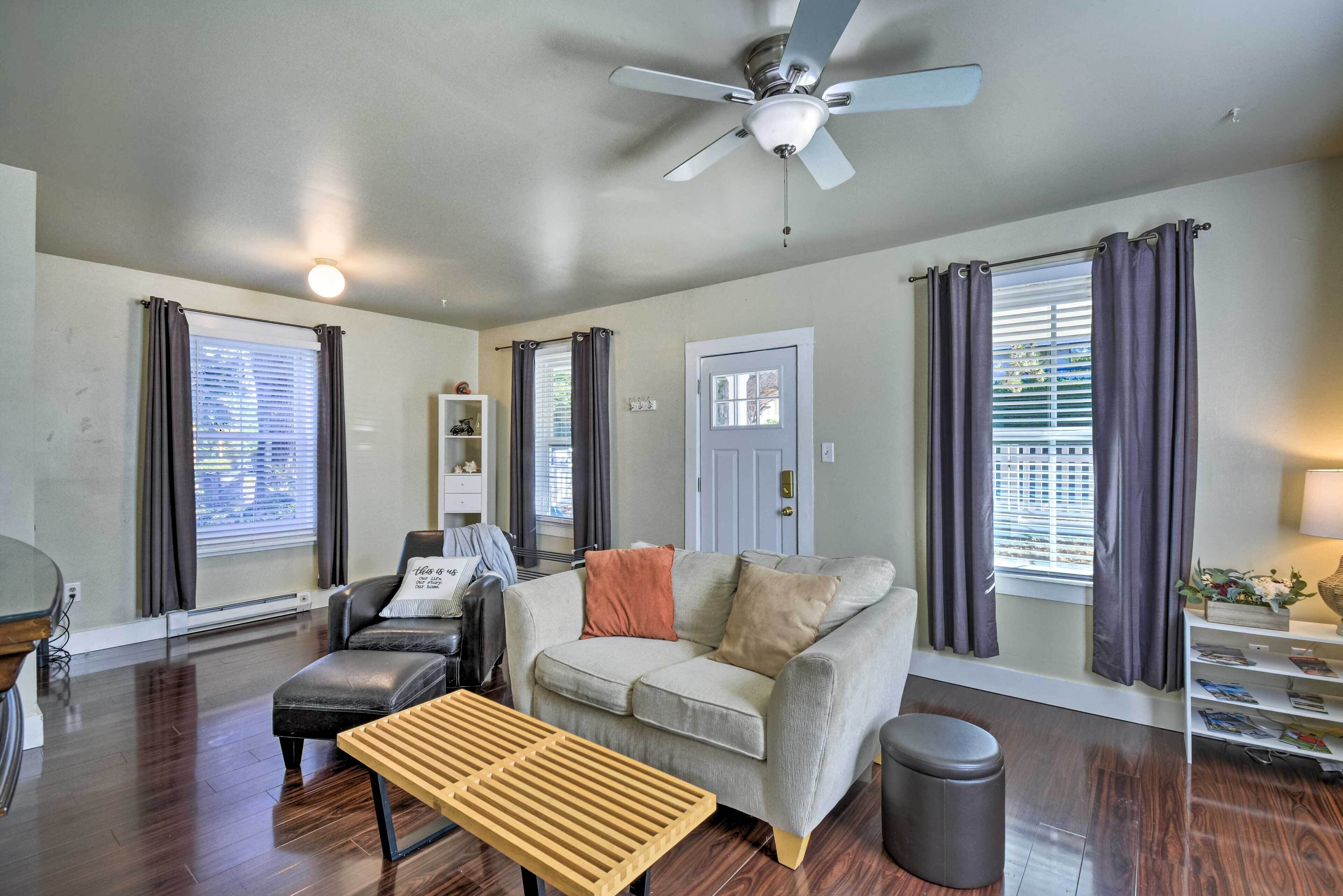 Downtown Poulsbo Escape - Walk to Liberty Bay