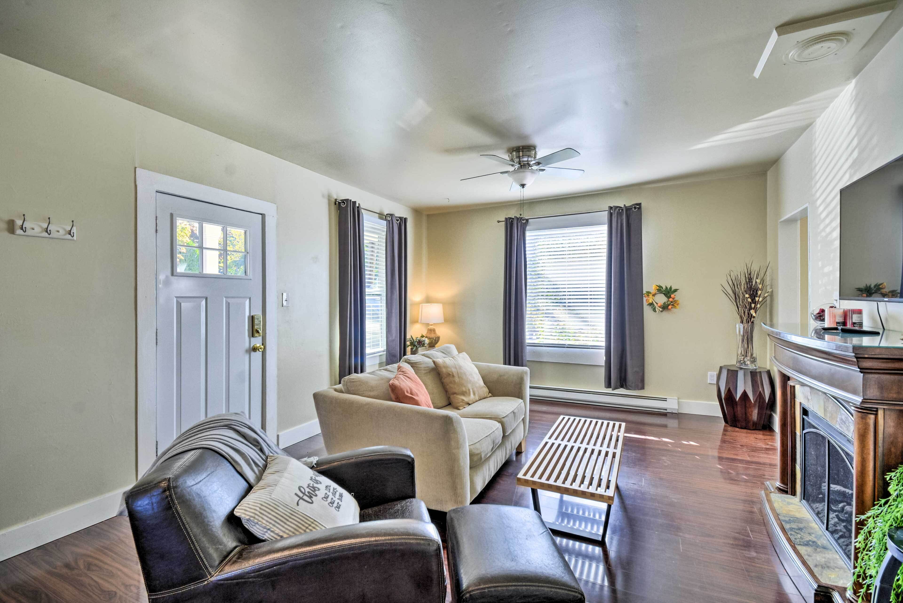 Downtown Poulsbo Escape - Walk to Liberty Bay