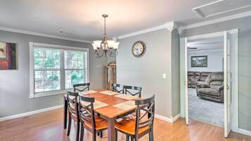 House (4 Bedrooms) | Interior