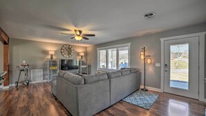 TV, fireplace - Grand Rivers Home, Close to Town + Lakefront! (Grand Rivers)