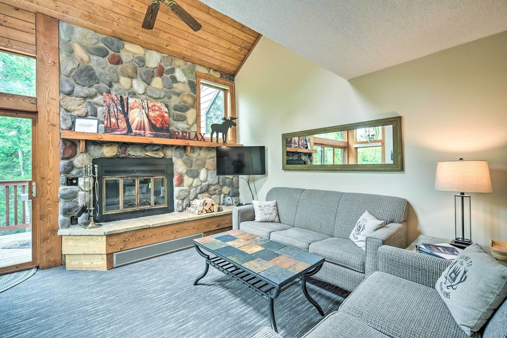 Ski-in/ski-out Retreat With Resort Amenities!