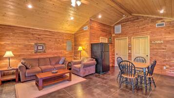 House (2 Bedrooms) | Front of property