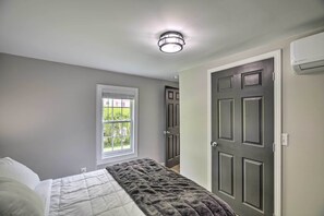 House (2 Bedrooms) | Interior - Updated Bristol Retreat ~ 2 Miles to Downtown! (Bristol)