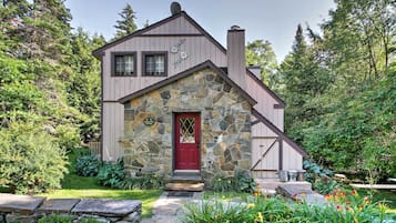 House (4 Bedrooms) | Front of property