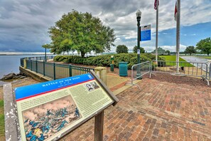 House (2 Bedrooms) | Interior - New Bern Home w/ Yard, Grill + Walkable Location (New Bern)