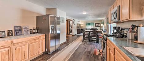 House (5 Bedrooms) | Interior