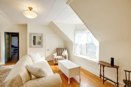 Charming Saco Apartment ~ 4 Mi to the Beach!