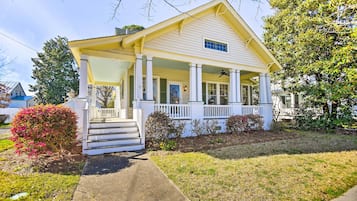 House (4 Bedrooms) | Front of property