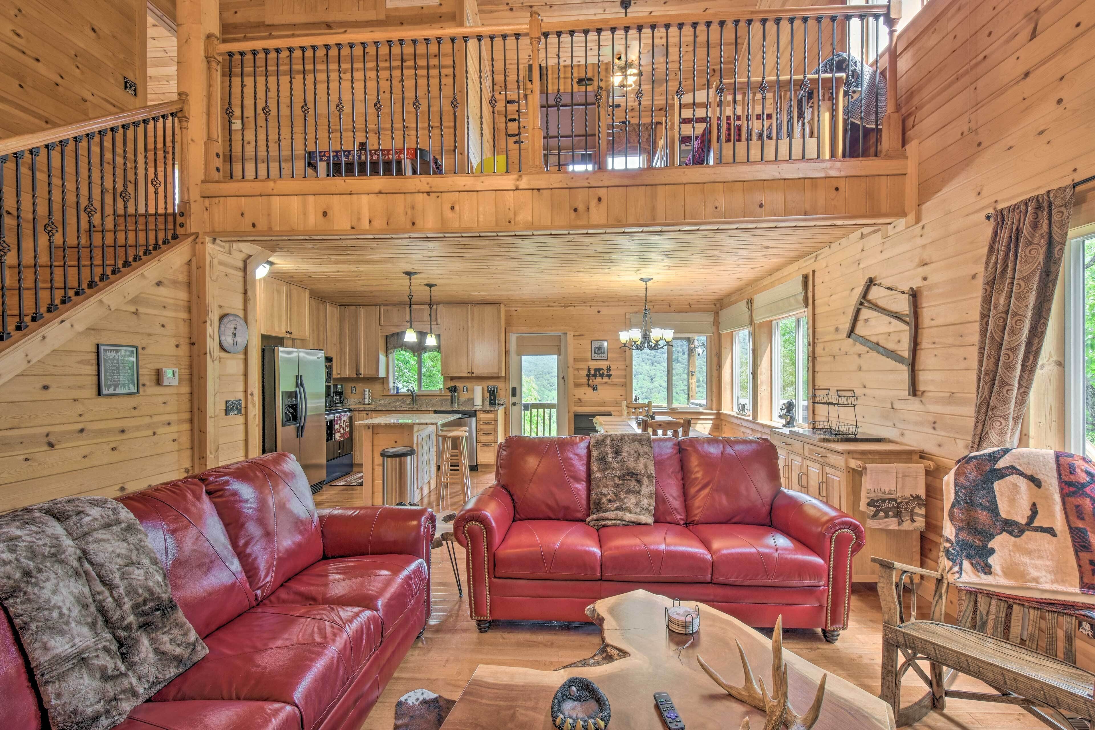 Spacious Franklin Getaway w/ Deck + Mtn Views