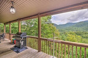 Property grounds - Franklin Cabin w/ Game Room, Mountain-view Deck (Franklin)