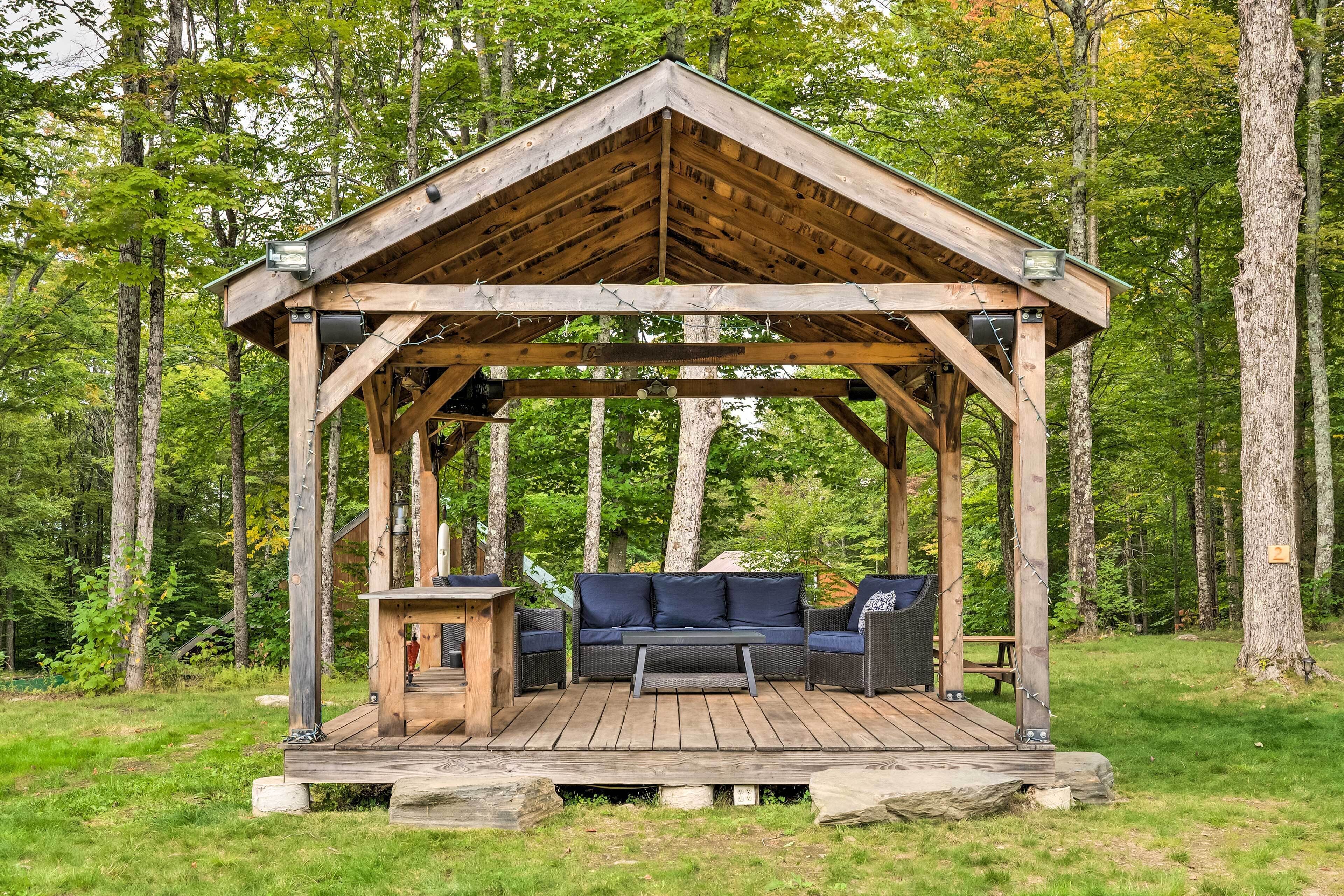 Magnificent Victory Cabin w/ Private Hot Tub!