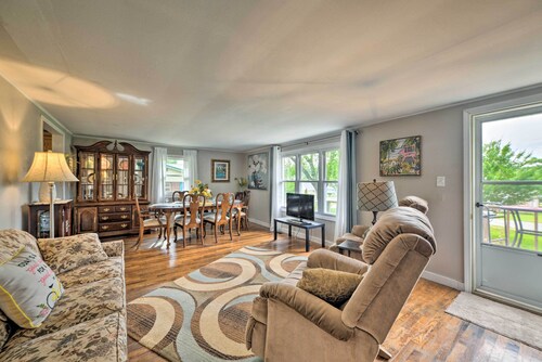 Cheerful Grand Rivers Cottage, 1/2 Mi to Lake