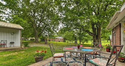Cheerful Grand Rivers Cottage, 1/2 Mi to Lake
