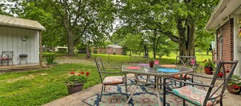 Cheerful Grand Rivers Cottage, 1/2 Mi to Lake