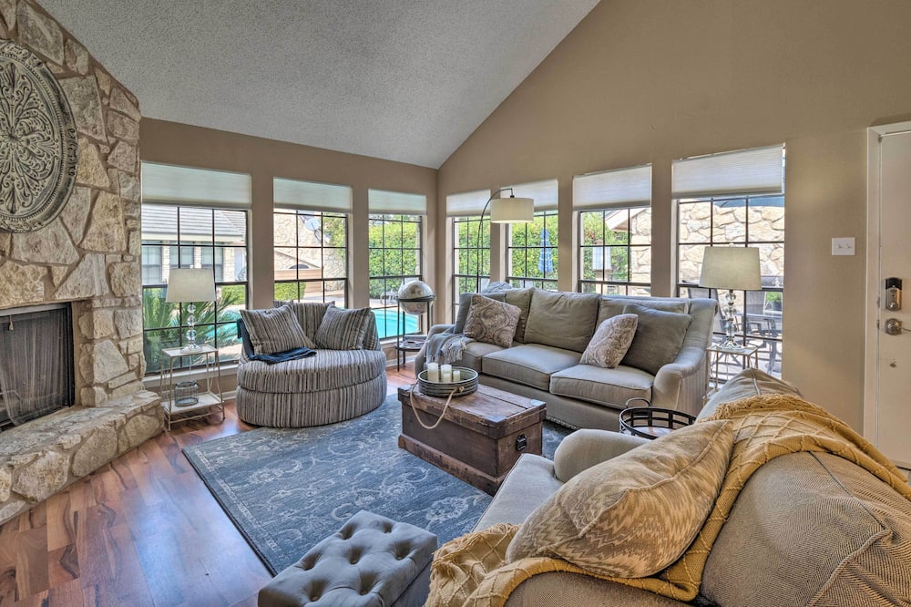Horseshoe Bay Resort Townhome - Near Lake Lbj! - Lake Marble Falls, TX