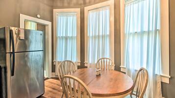 ์ํํธ (3 Bedrooms) | ๋ด๋ถ