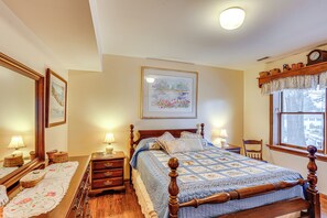 Apartment (2 Bedrooms) | Interior - Charming Apartment w/ Yard & Beautiful Gardens! (Manheim)