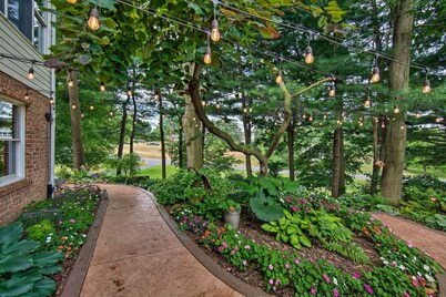 Charming Apartment w/ Yard & Beautiful Gardens!