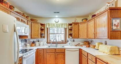 Charming Apartment w/ Yard & Beautiful Gardens!