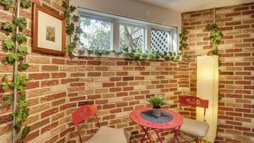 Apartment (0 Bedroom) | Interior